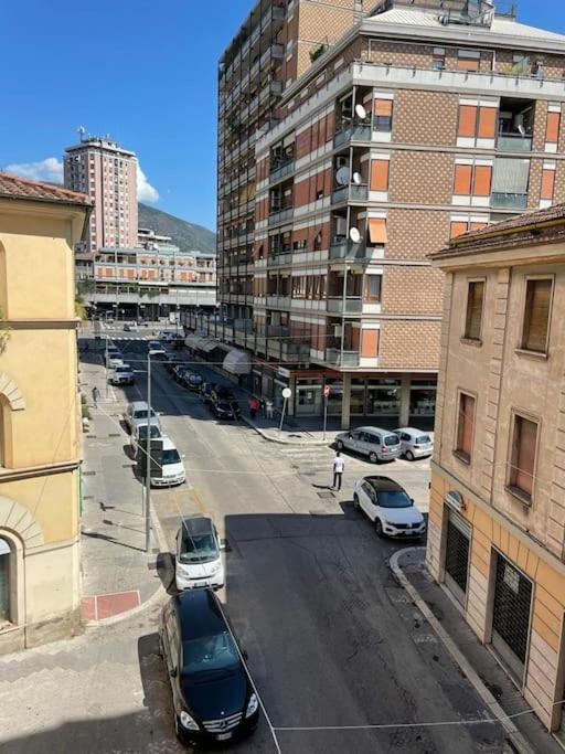 Appartamento Centralissimo Elegante Terni Exterior foto